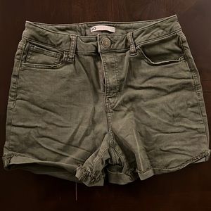Never worn shorts from kohls. Size 9. Army green colored.